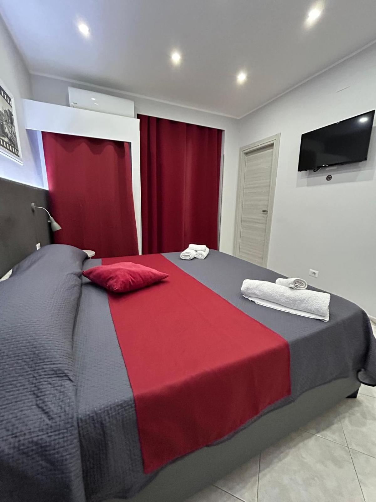 Pacini 88 Rooms And Apartment Catania Centro Eksteriør billede