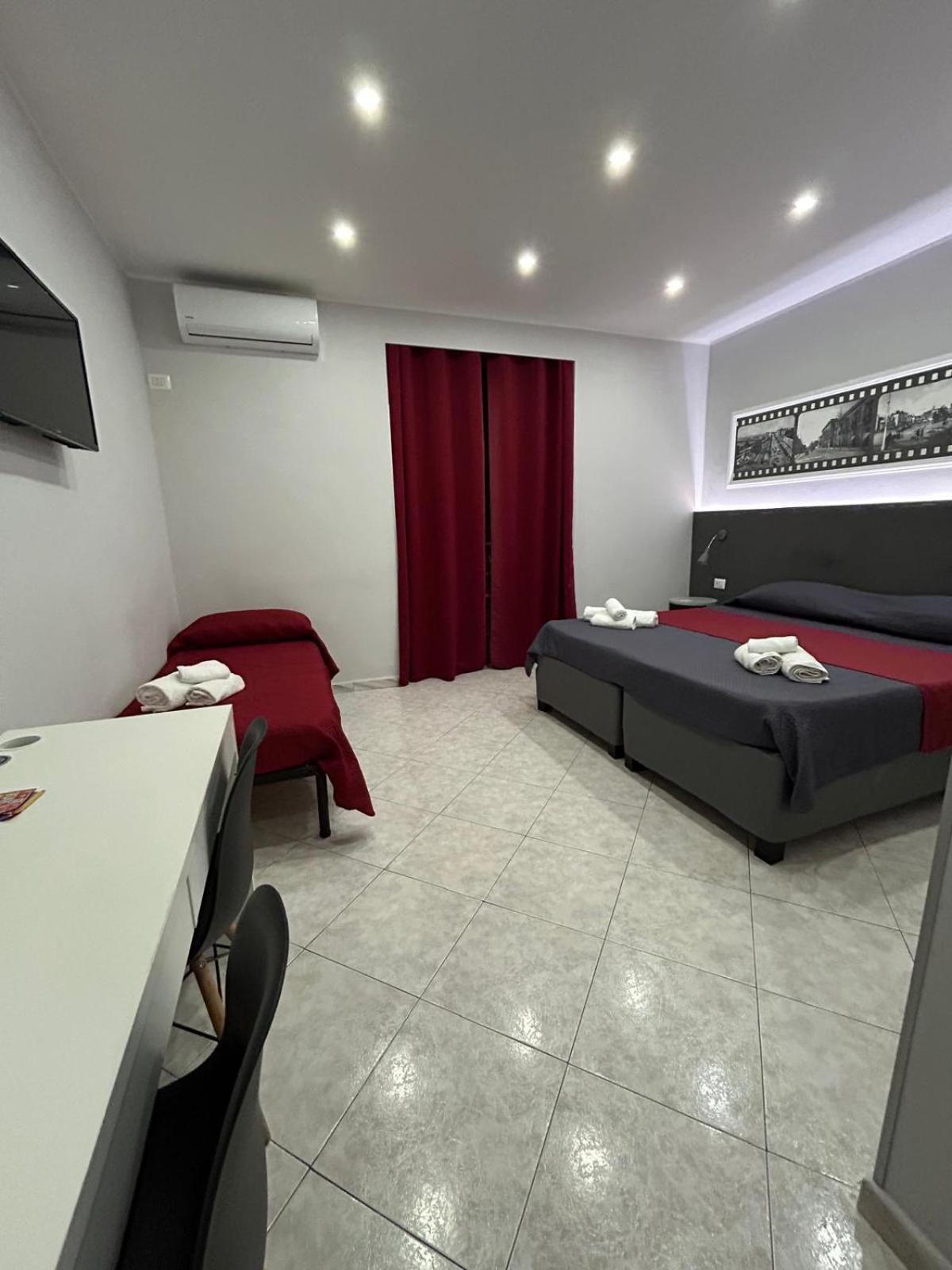 Pacini 88 Rooms And Apartment Catania Centro Eksteriør billede